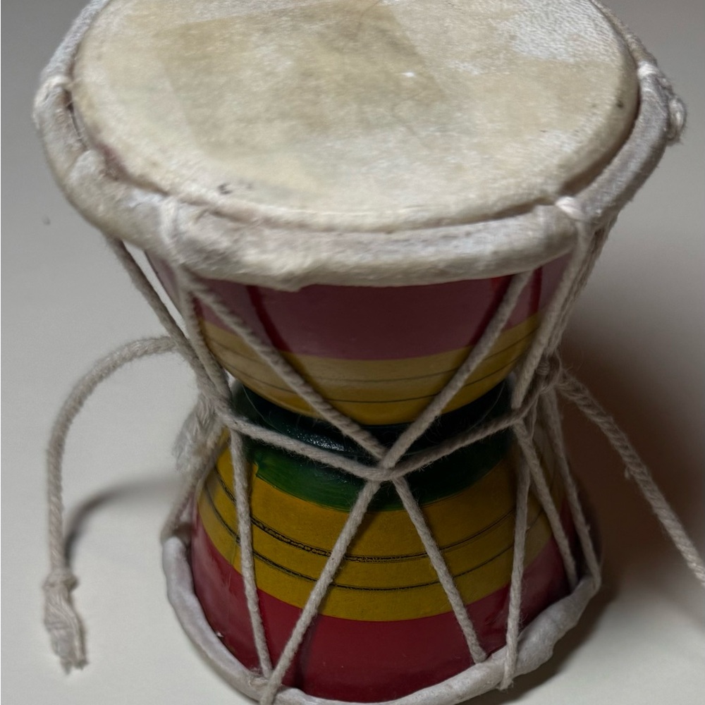 Damru, an Indian musical instrument in Hindu religious ceremonies,folk music. - Picture 6 of 8